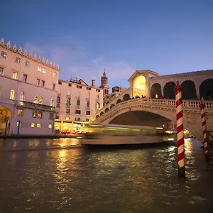 Appartement A Couple Of Steps From Rialto, Venise