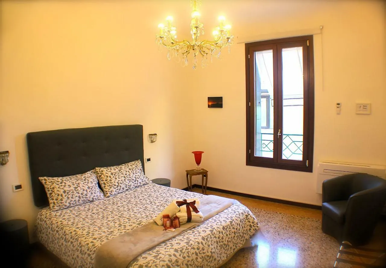Casa Giuliana contacts